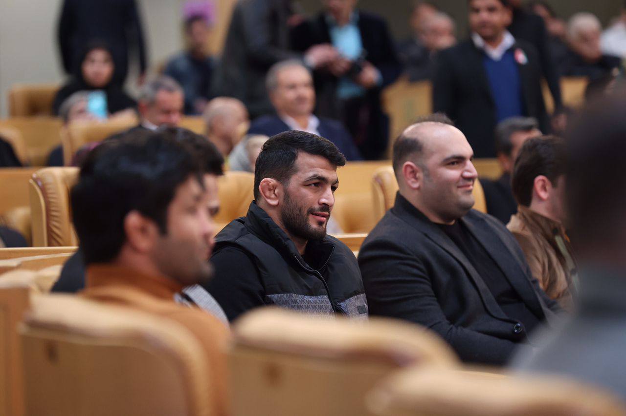 برگزاری جشن سده المپیک| از پخش صدای جهان پهلوان تختی تا خوش و بش عبدالله موحد با حسن یزدانی و تقدیر از محمد نصیری عکس و فیلم برگزاری جشن سده المپیک| از پخش صدای جهان پهلوان تختی تا خوش و بش عبدالله موحد با حسن یزدانی و تقدیر از محمد نصیری عکس و فیلم