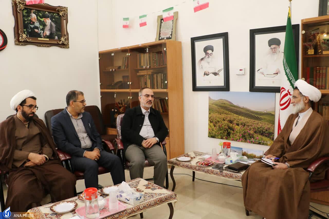 طرح نیروگاه خورشیدی دانشگاه آزاد تا 3 سال آینده پیاده سازی می شود طرح نیروگاه خورشیدی دانشگاه آزاد تا 3 سال آینده پیاده سازی می شود