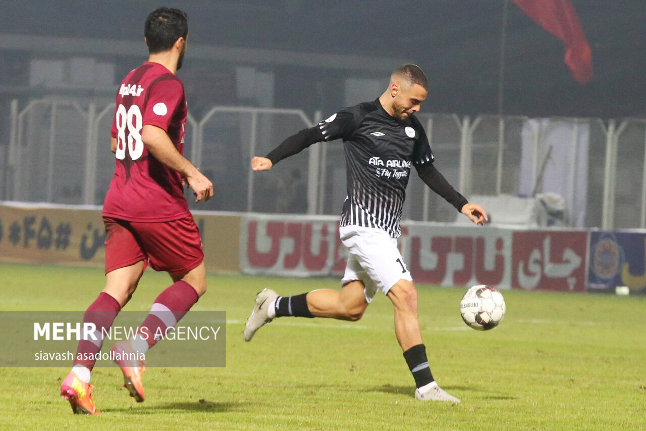 تراکتور برای قهرمانی فولاد را هم خم کرد؛ بازهم جنجال VAR در بازی مهم - خبرگزاری مهر | اخبار ایران و جهان