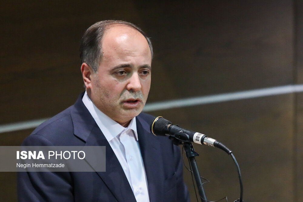 وزیر کشاورزی: کشتی های حامل کالای اساسی به بندر امام خمینی(ره) هدایت می شوند