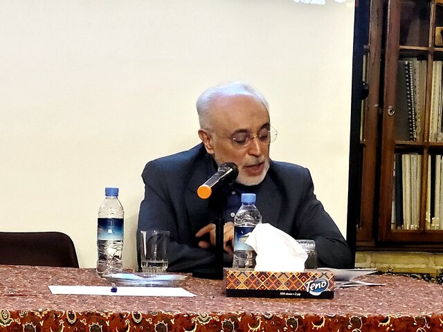 در میدان روایت‌ها غایب نباشیم